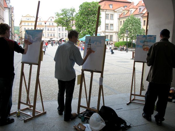 Wspólny plener plastyczny na placu Ratuszowym.