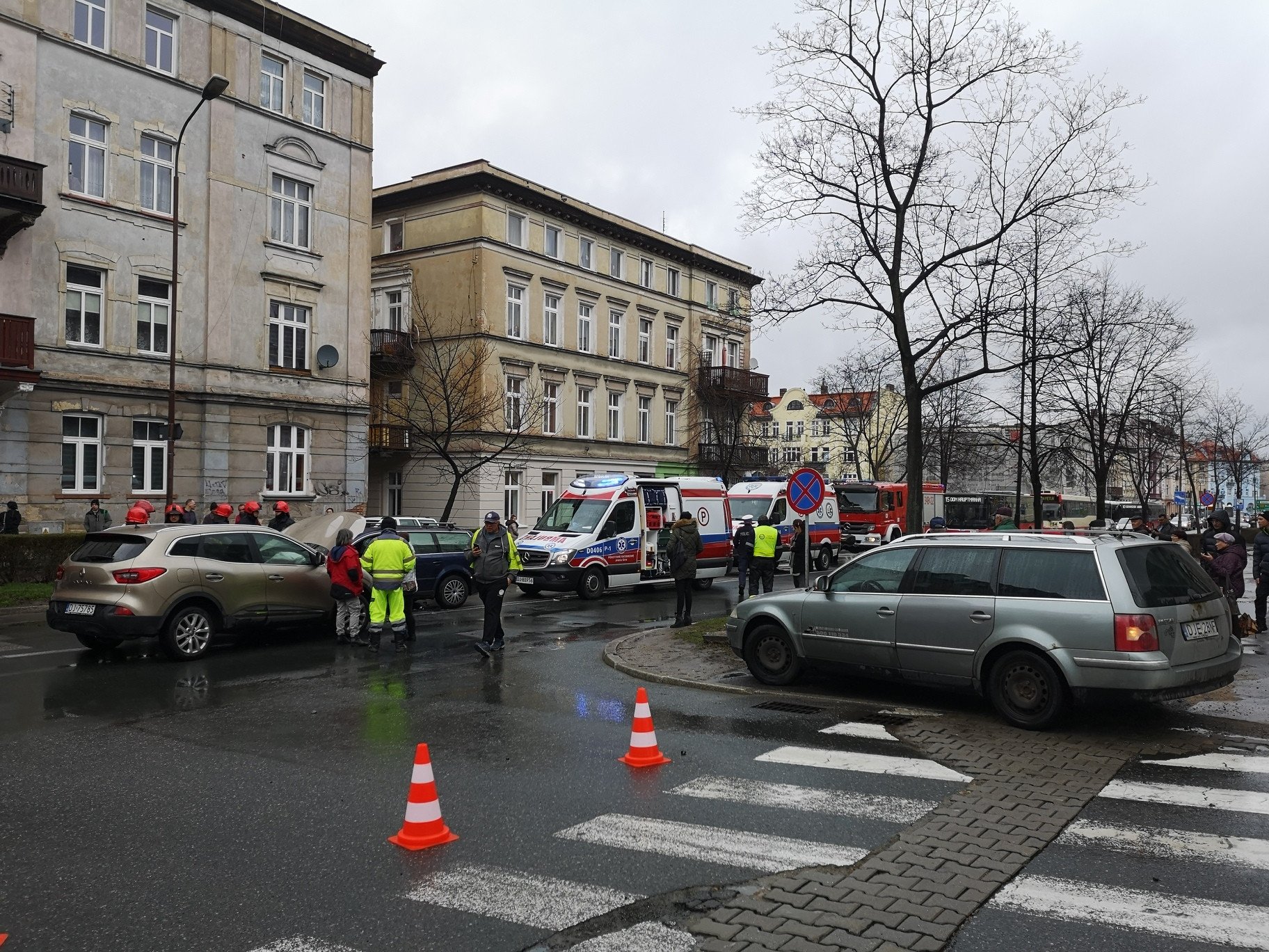 zderzenie-dwoch-aut-na-alei-wojska-polskiego-80482