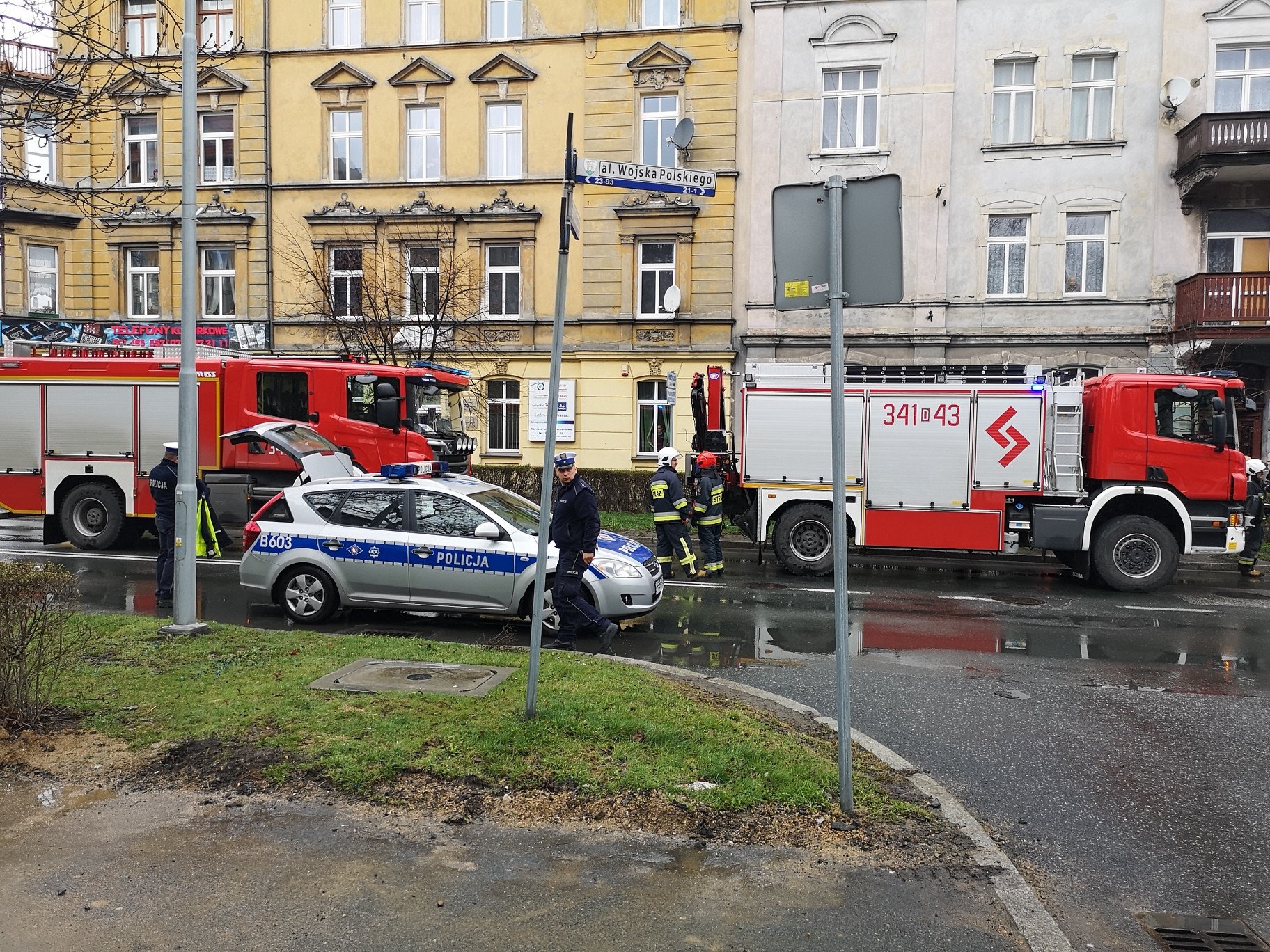 zderzenie-dwoch-aut-na-alei-wojska-polskiego-80482