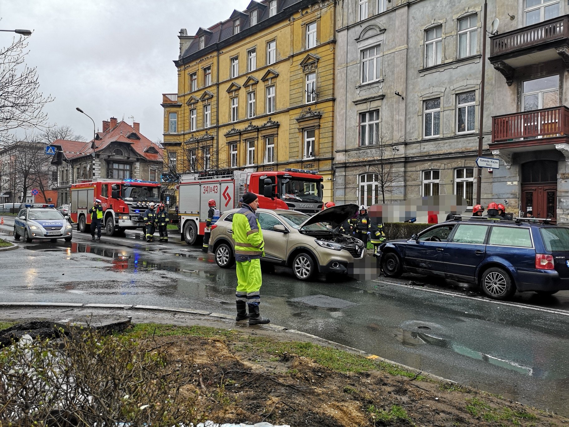 zderzenie-dwoch-aut-na-alei-wojska-polskiego-80482