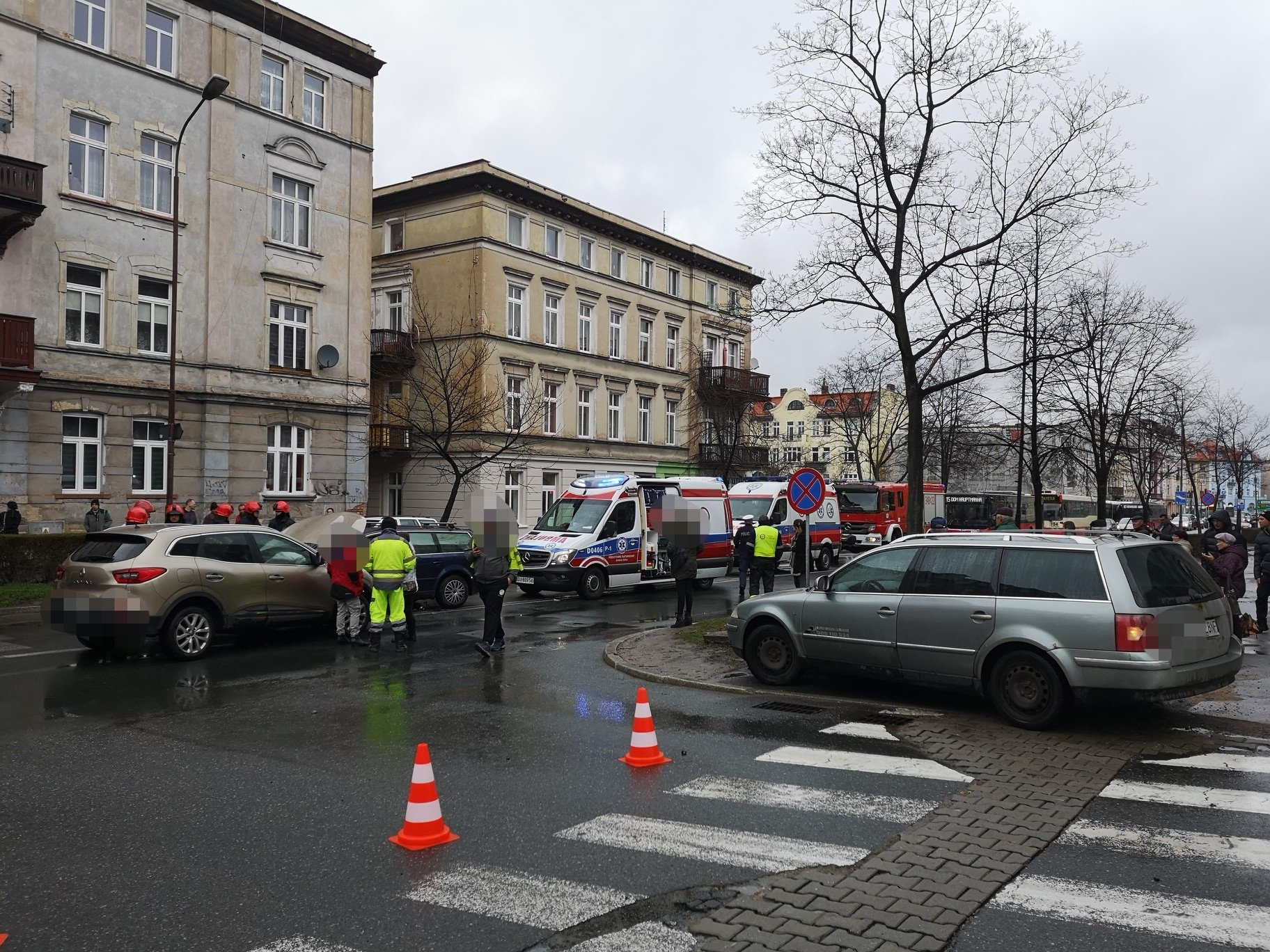 zderzenie-dwoch-aut-na-alei-wojska-polskiego-80482
