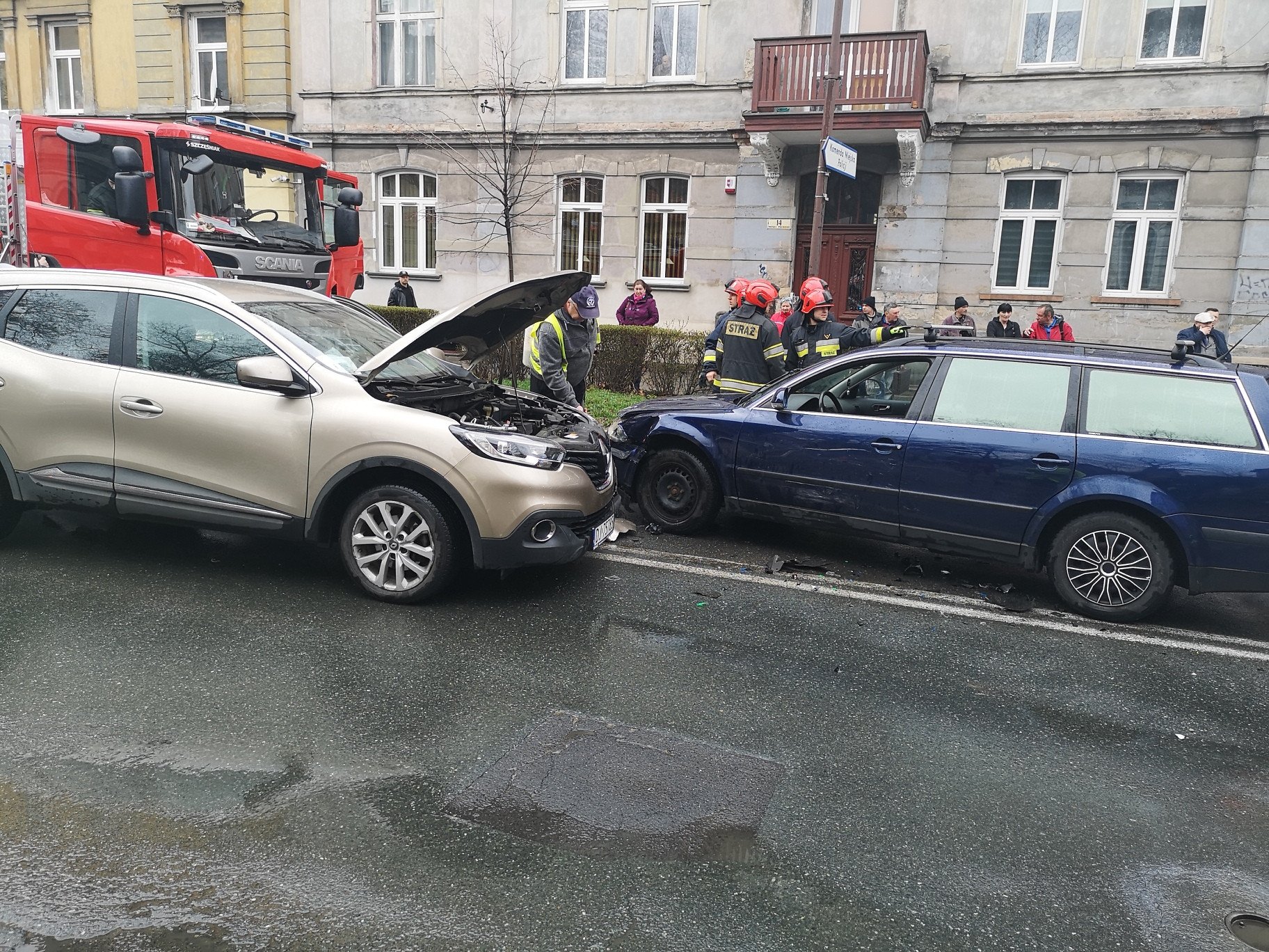 zderzenie-dwoch-aut-na-alei-wojska-polskiego-80482