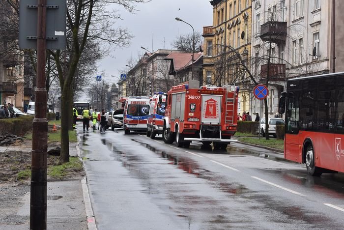 zderzenie-dwoch-aut-na-alei-wojska-polskiego-80482