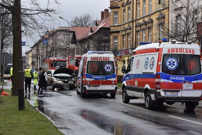 zderzenie-dwoch-aut-na-alei-wojska-polskiego-80482
