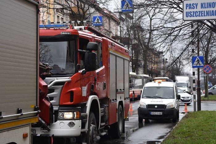 zderzenie-dwoch-aut-na-alei-wojska-polskiego-80482