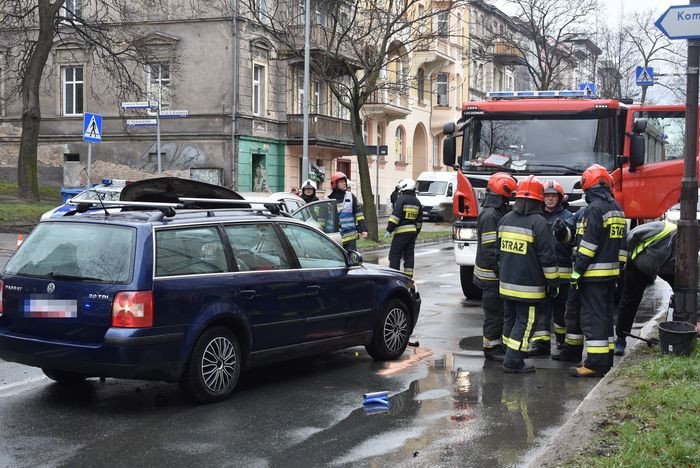 zderzenie-dwoch-aut-na-alei-wojska-polskiego-80482
