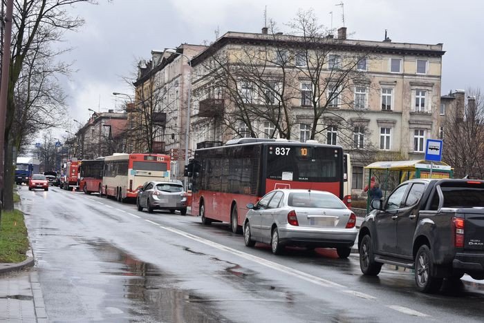 zderzenie-dwoch-aut-na-alei-wojska-polskiego-80482