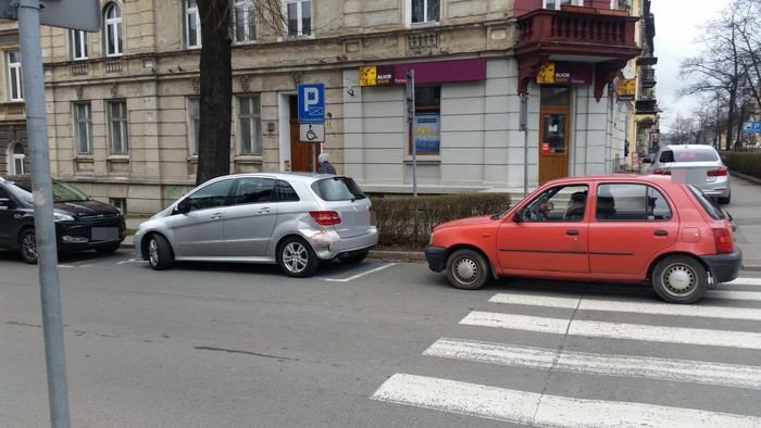 kolizja-nissana-i-mercedesa-80490