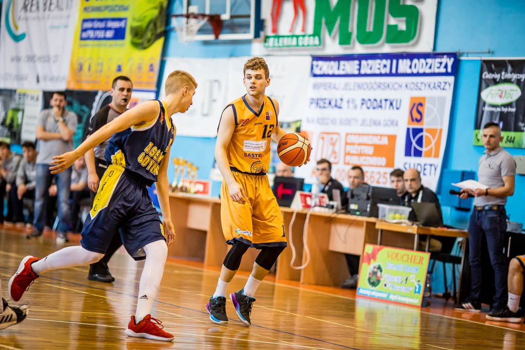 faworyt-pokaza-klase-sudety-walcza-dalej-80528