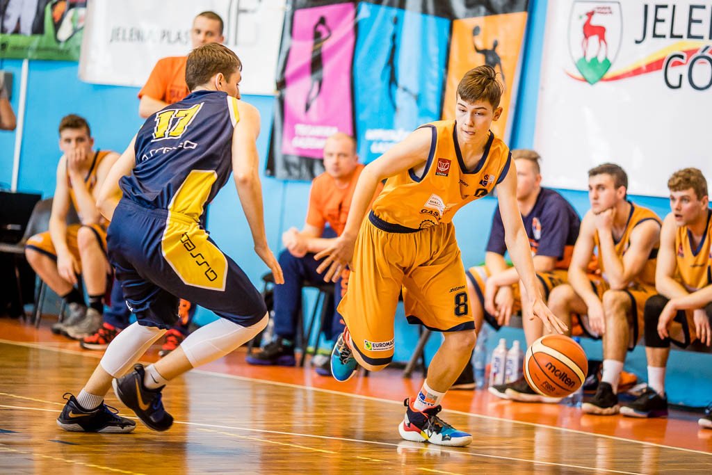 faworyt-pokaza-klase-sudety-walcza-dalej-80528