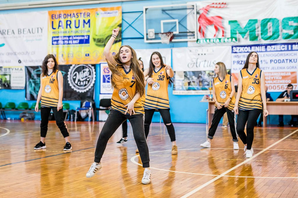 faworyt-pokaza-klase-sudety-walcza-dalej-80528