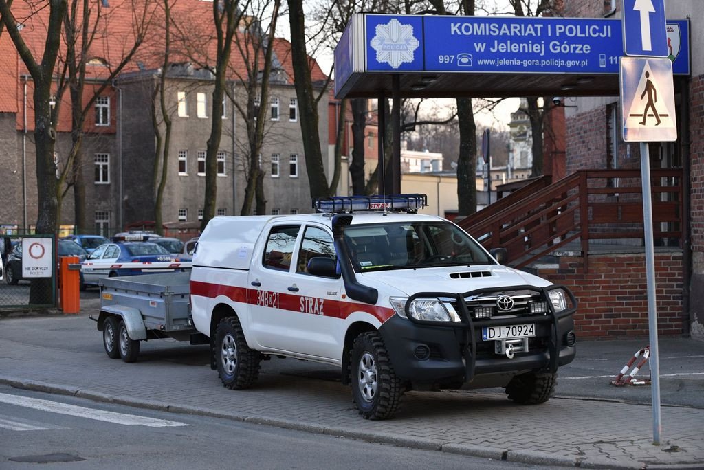 przyniesli-pocisk-pod-komisariat-policji-80542