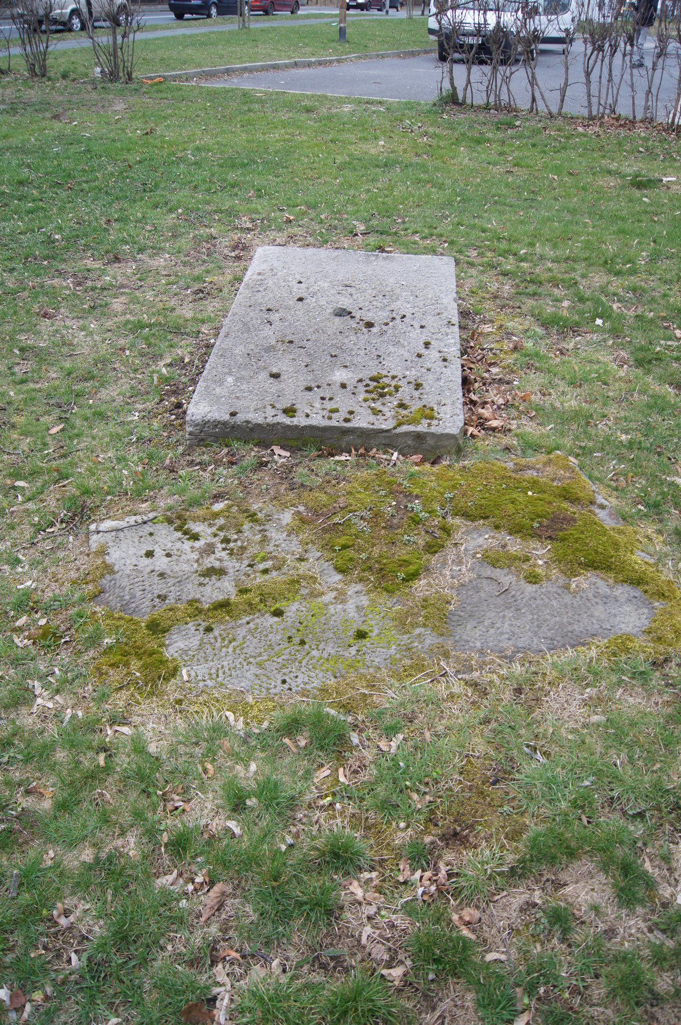 Przewrócona macewa