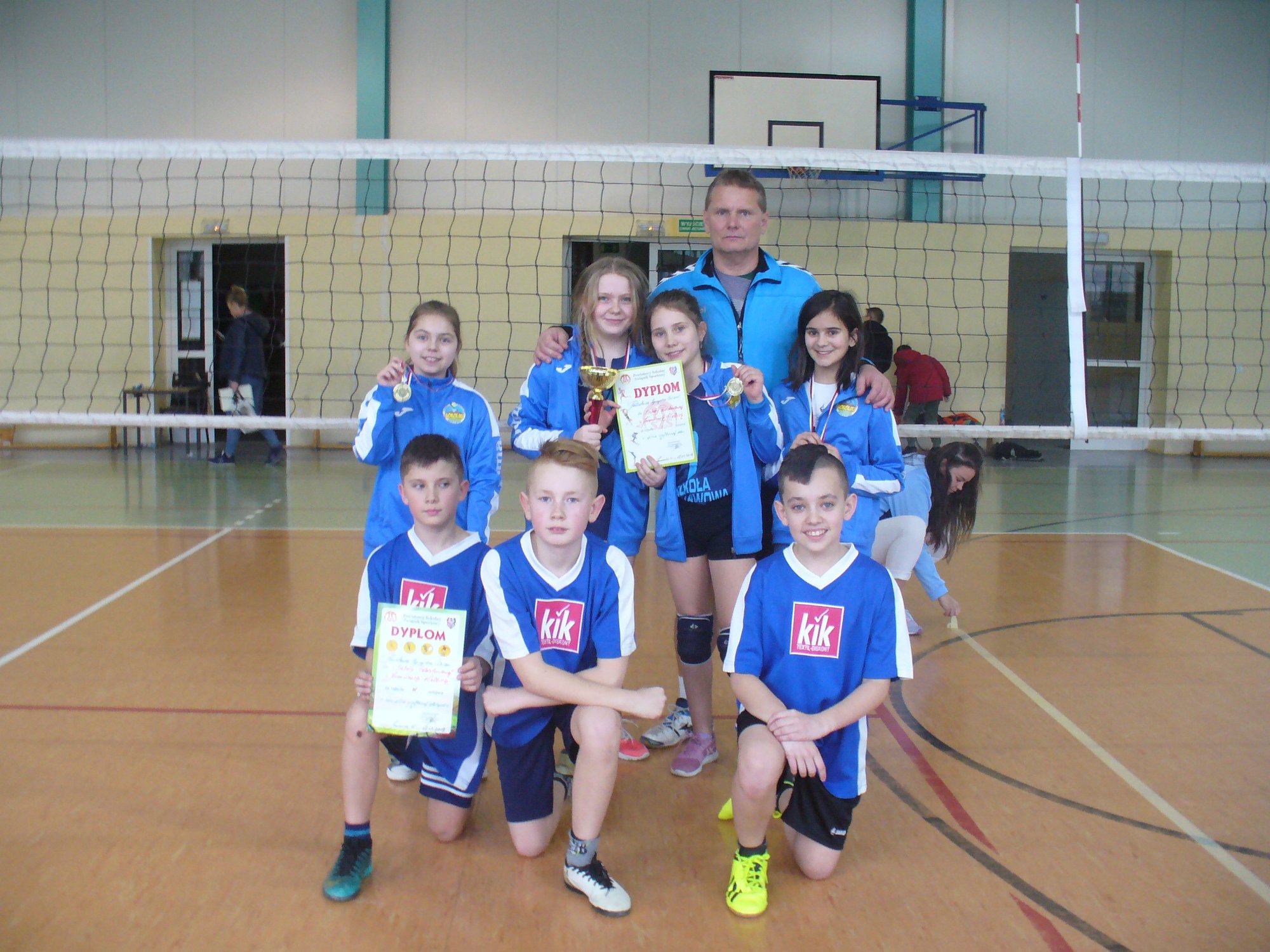 staney-na-pierwszym-stopniu-podium-80574