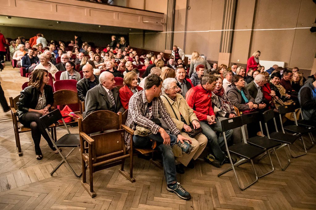 pozadanie-w-cieniu-pokrywki-teatru-55-80730