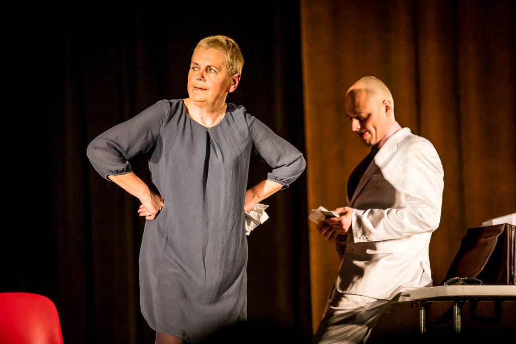 pozadanie-w-cieniu-pokrywki-teatru-55-80730