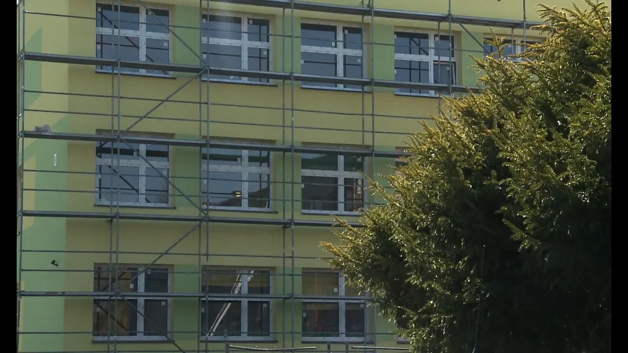 termomodernizacja-szkoy-w-omnicy-trwa-80775