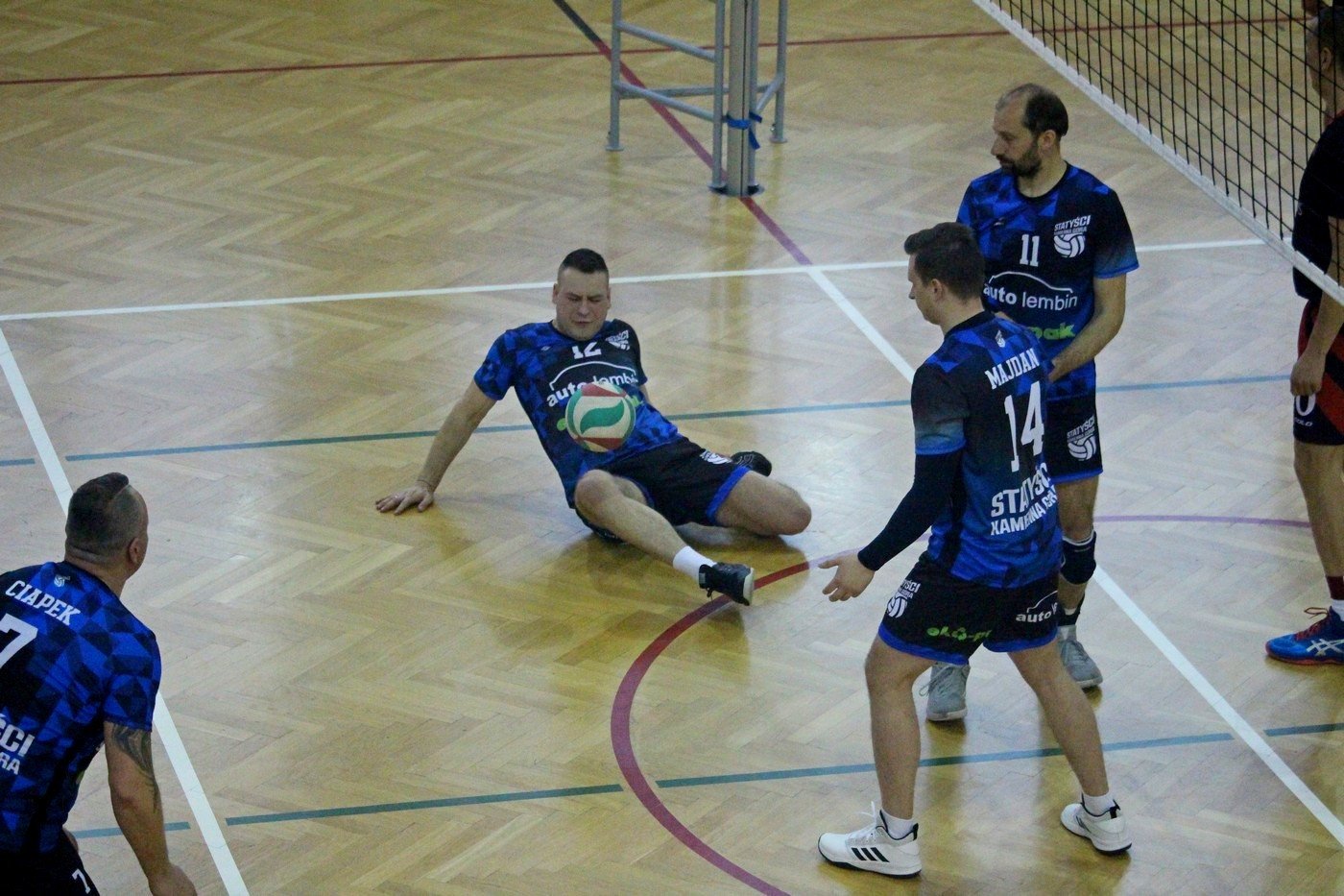 milanos-pokona-lidera-80780