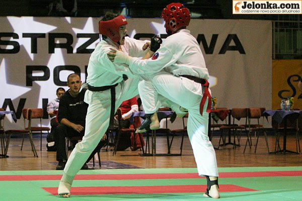 medale-jeleniogorzan-w-karate-8110