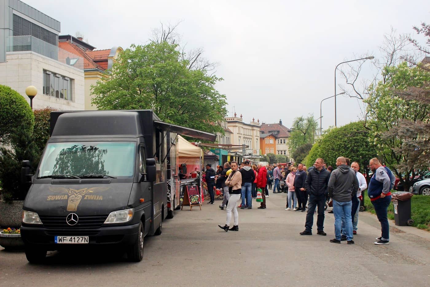 z-miesem-i-bez-smacznie-na-bankowej-81103
