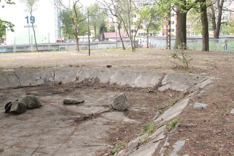 park-przy-zameczku-jest-nadal-zamkniety-81172