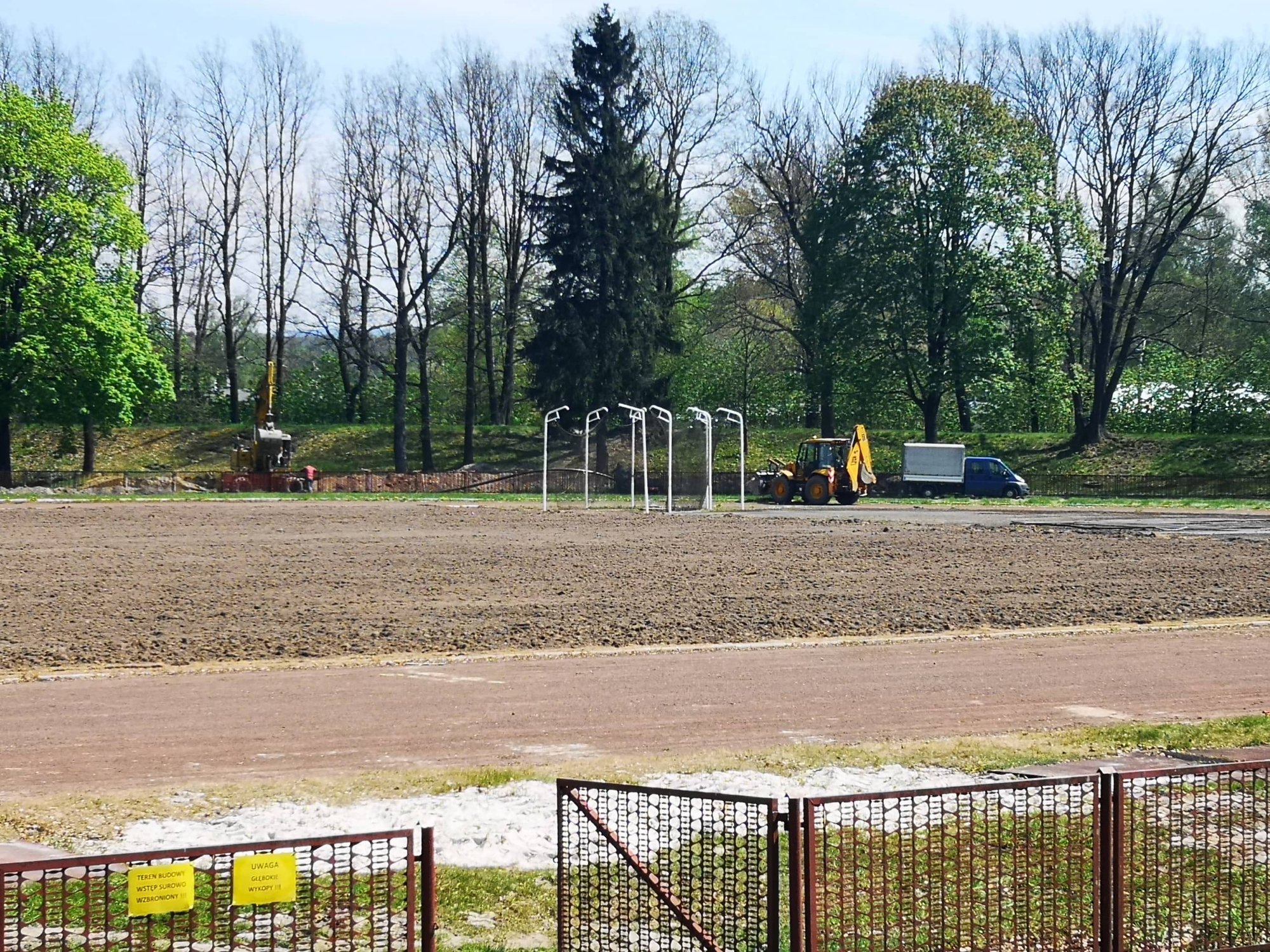 trwa-remont-stadionu-przy-ulicy-lubanskiej-81214