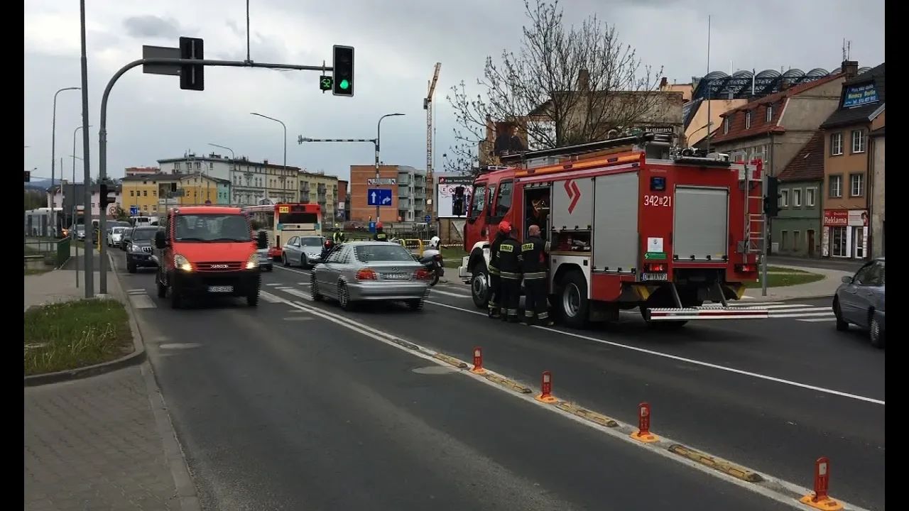 wpad-pod-autobus-ciezkie-obrazenia-rowerzysty-81215
