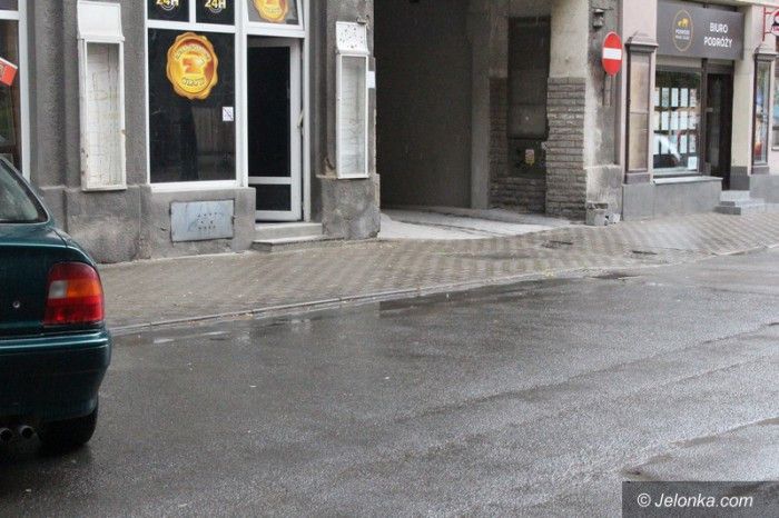 mniej-do-kasy-miasta-za-patne-parkingi-w-jeleniej-gorze-81410