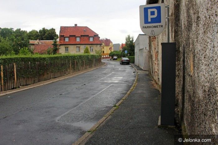 mniej-do-kasy-miasta-za-patne-parkingi-w-jeleniej-gorze-81410