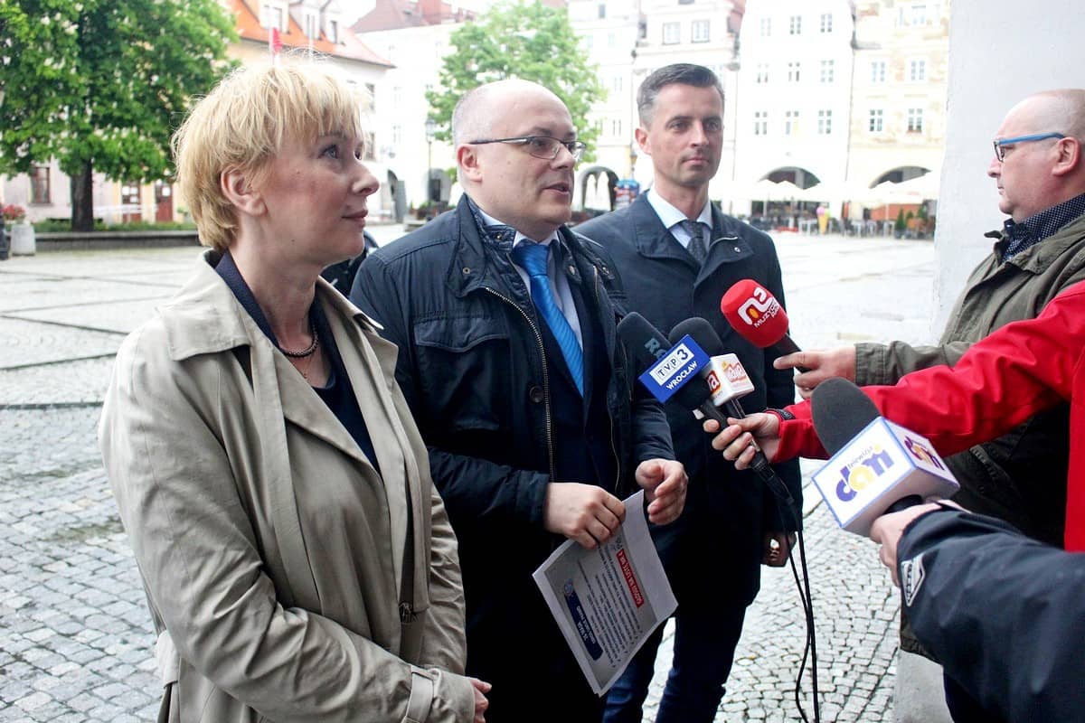 konferencja-pis-wybory-i-lokalne-poaczenia-81448