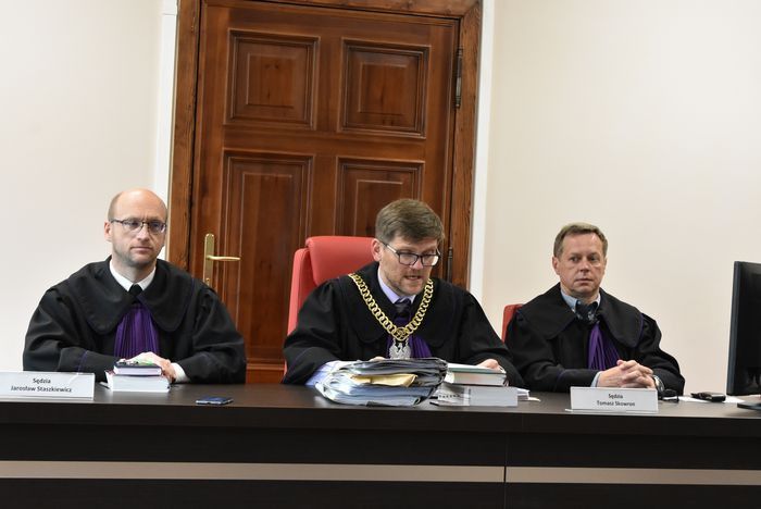 fina-procesu-dwojki-dziaaczy-kodu-81462