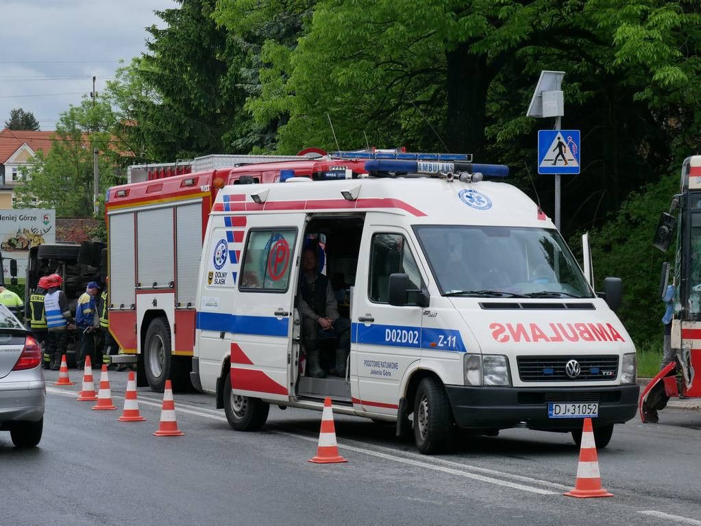 zderzenie-wuko-z-autobusem-mzk-81572