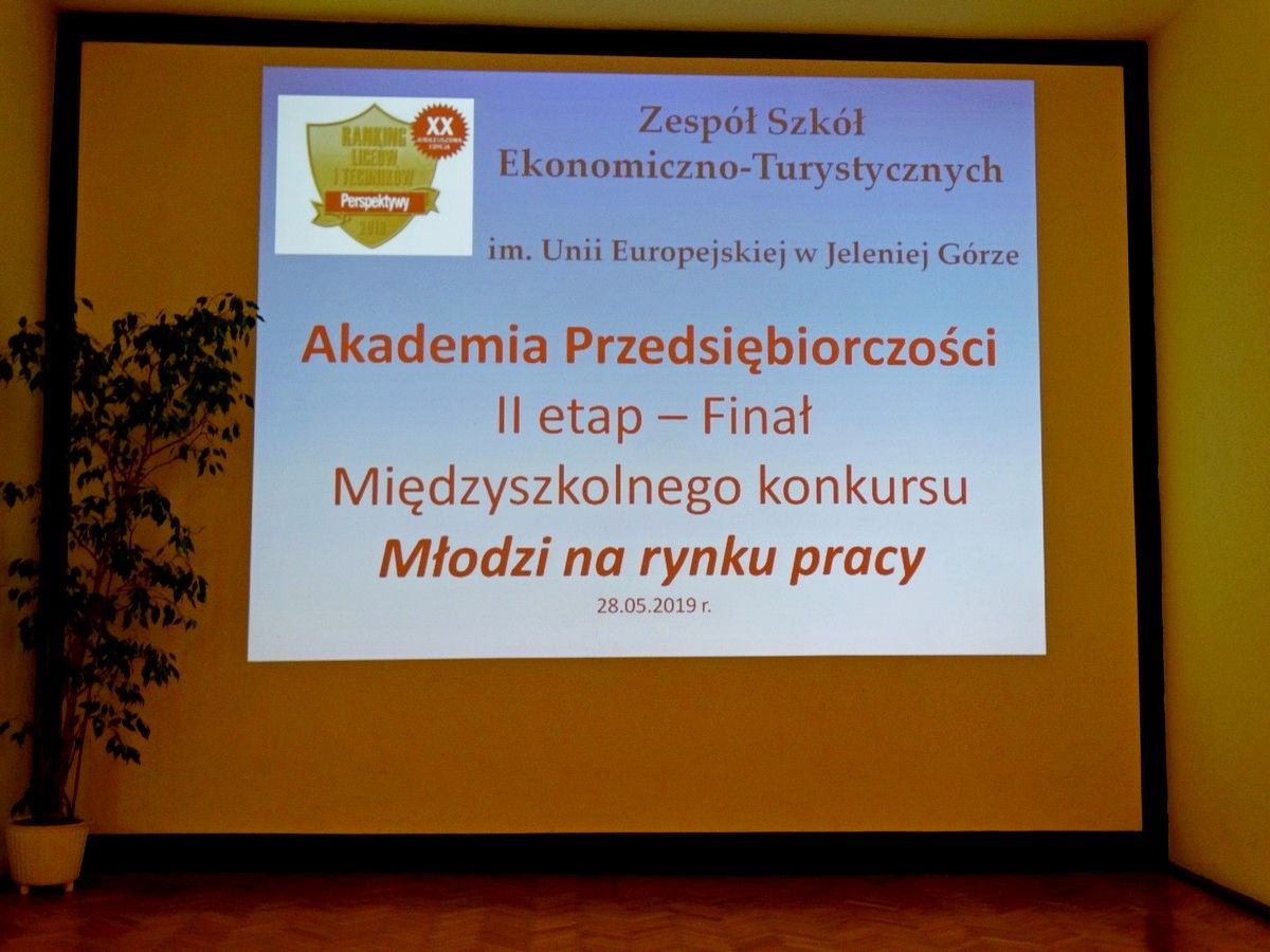 modzi-na-rynku-pracy-81575