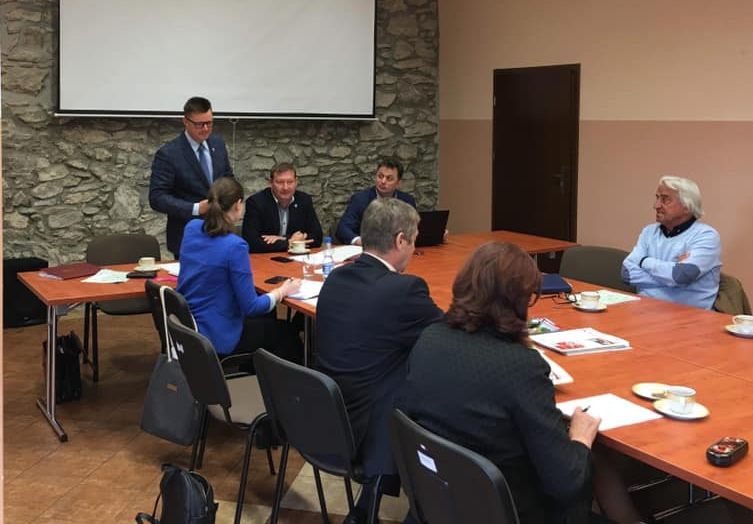 obrady-w-wiezy-81583
