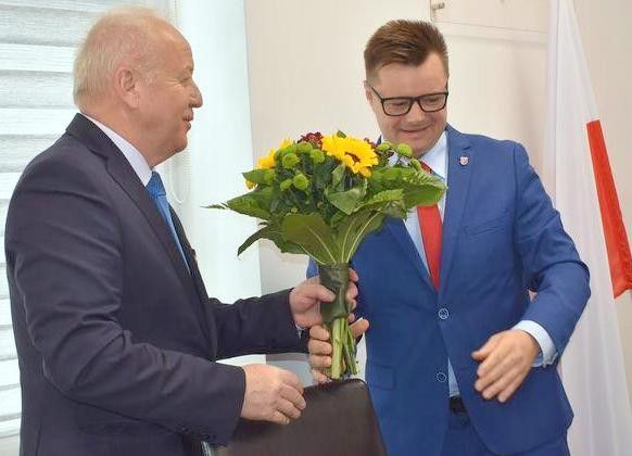 gratulacje-dla-przewodniczacego-81617
