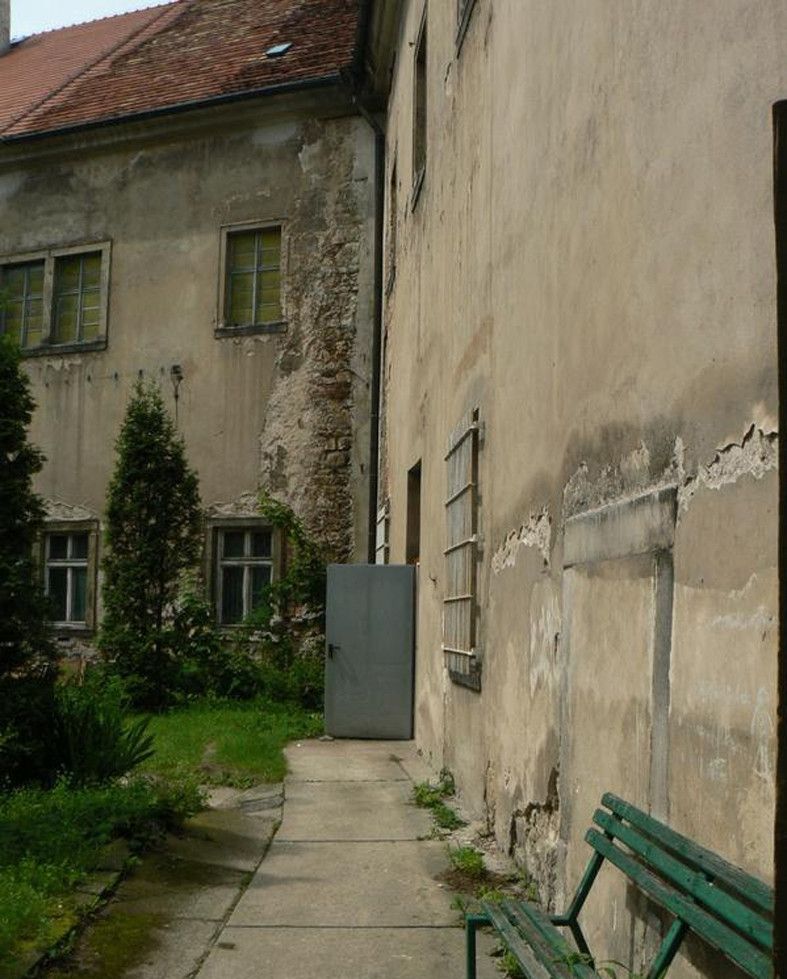 Teren dawnego wirydarza (2010 rok)