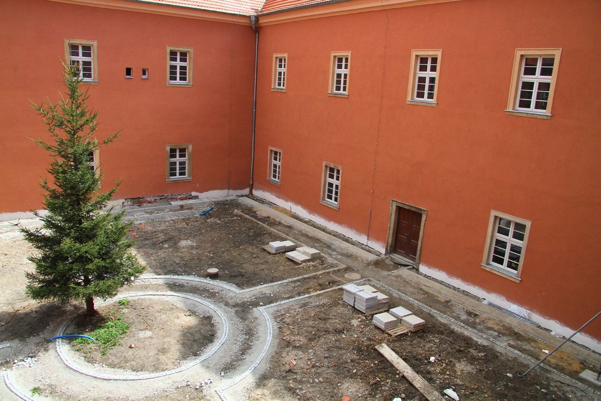 Budowa nowego wirydarza (2013 rok)