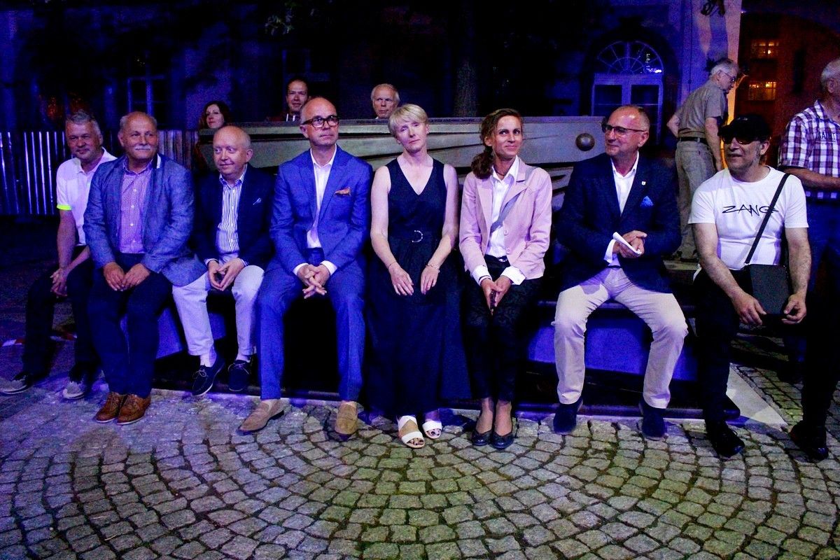 widowiskowe-odsoniecie-awki-wolnosci-w-jeleniej-gorze-81648