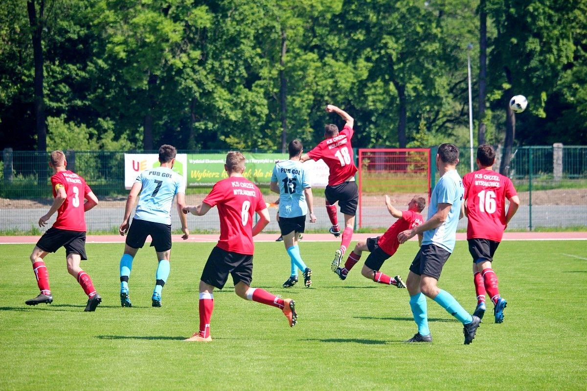 pub-gol-blizej-utrzymania-81654