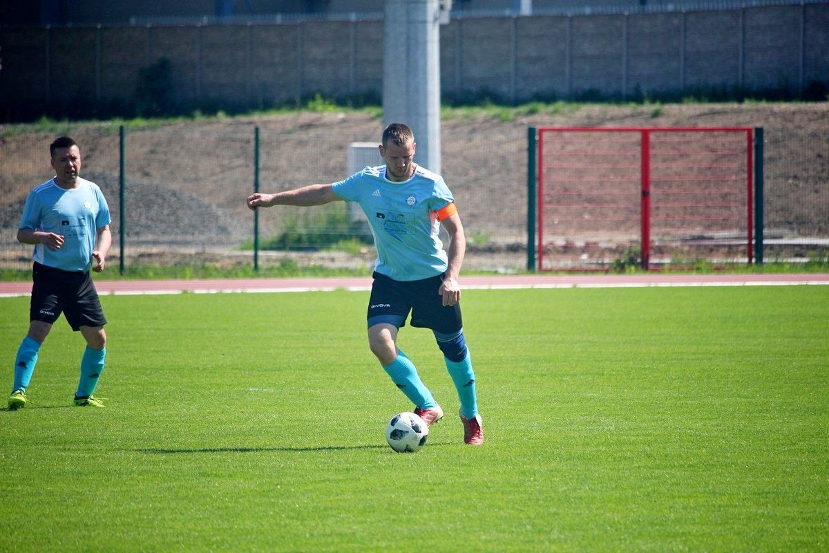 pub-gol-blizej-utrzymania-81654