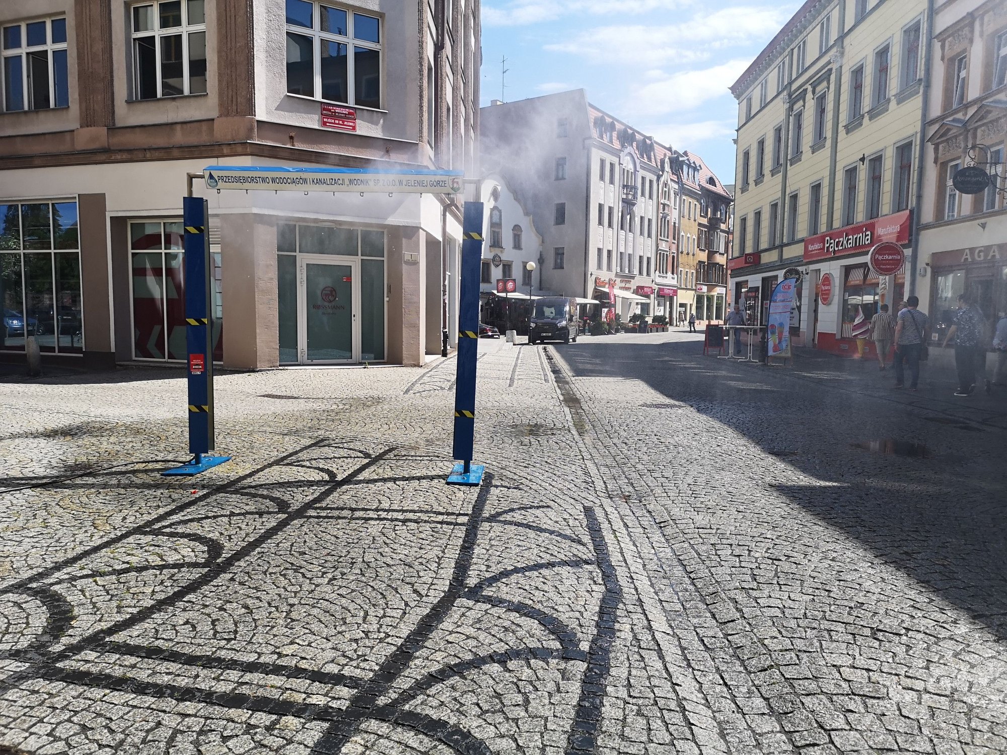 sa-dwie-kurtyny-wodne-bedzie-ich-wiecej-81730