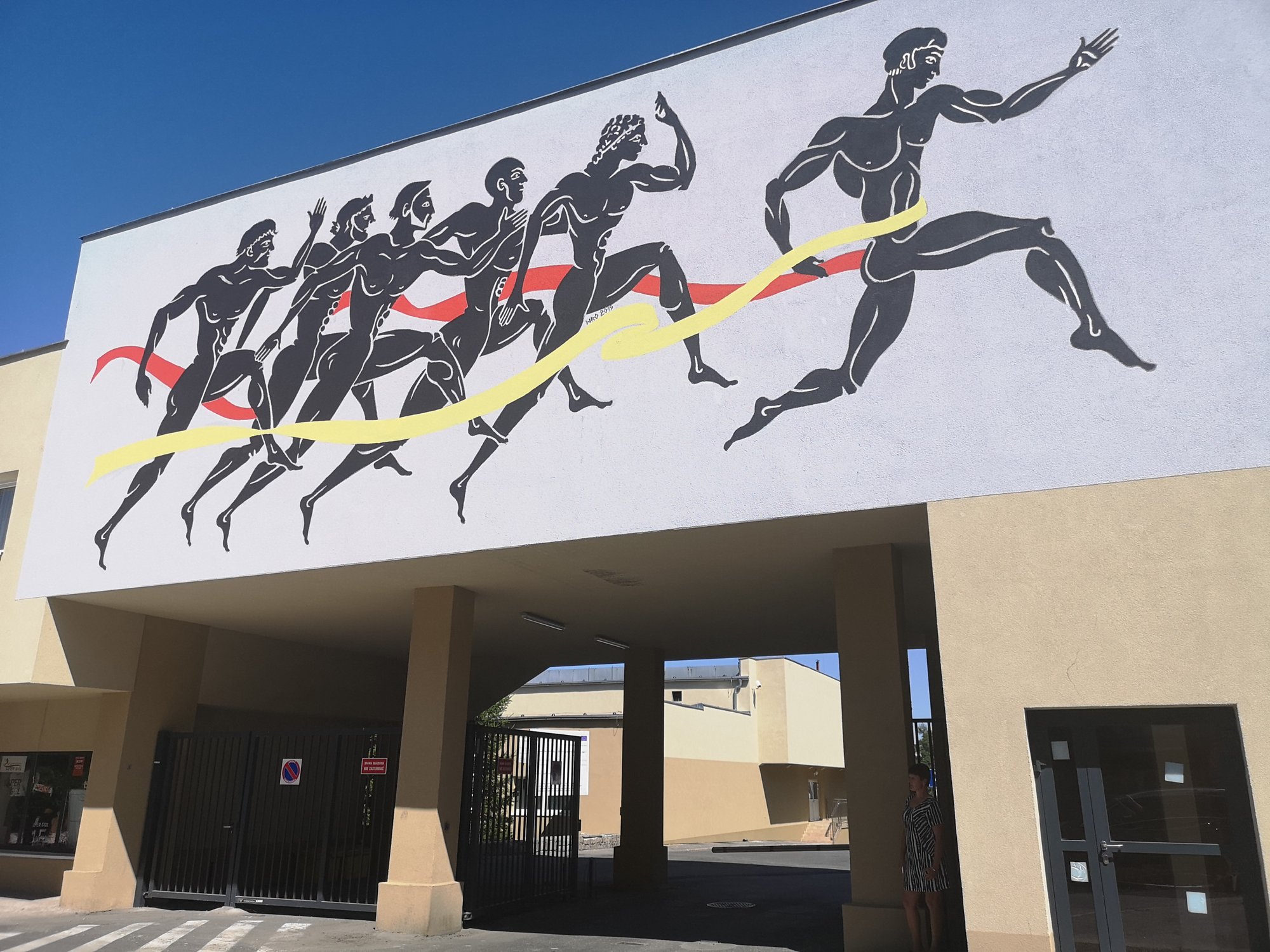 mural-przed-stadionem-82114