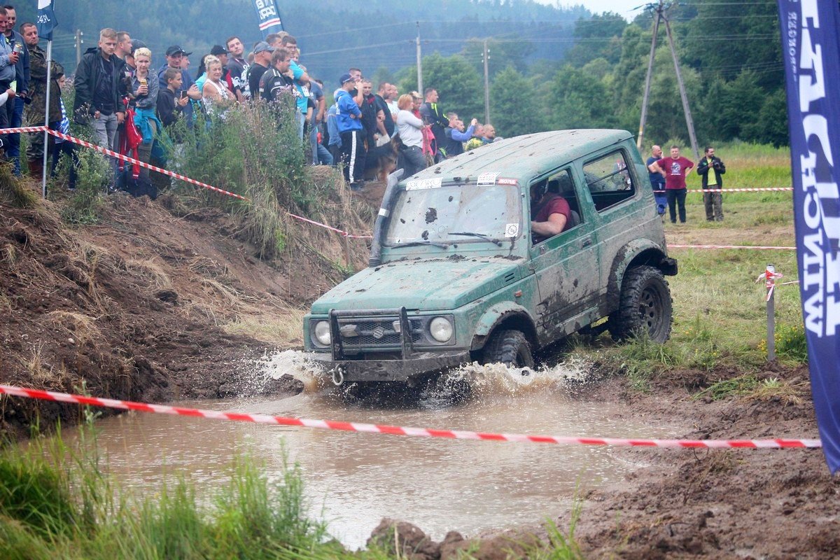efektowne-zakonczenie-mud-party-82343