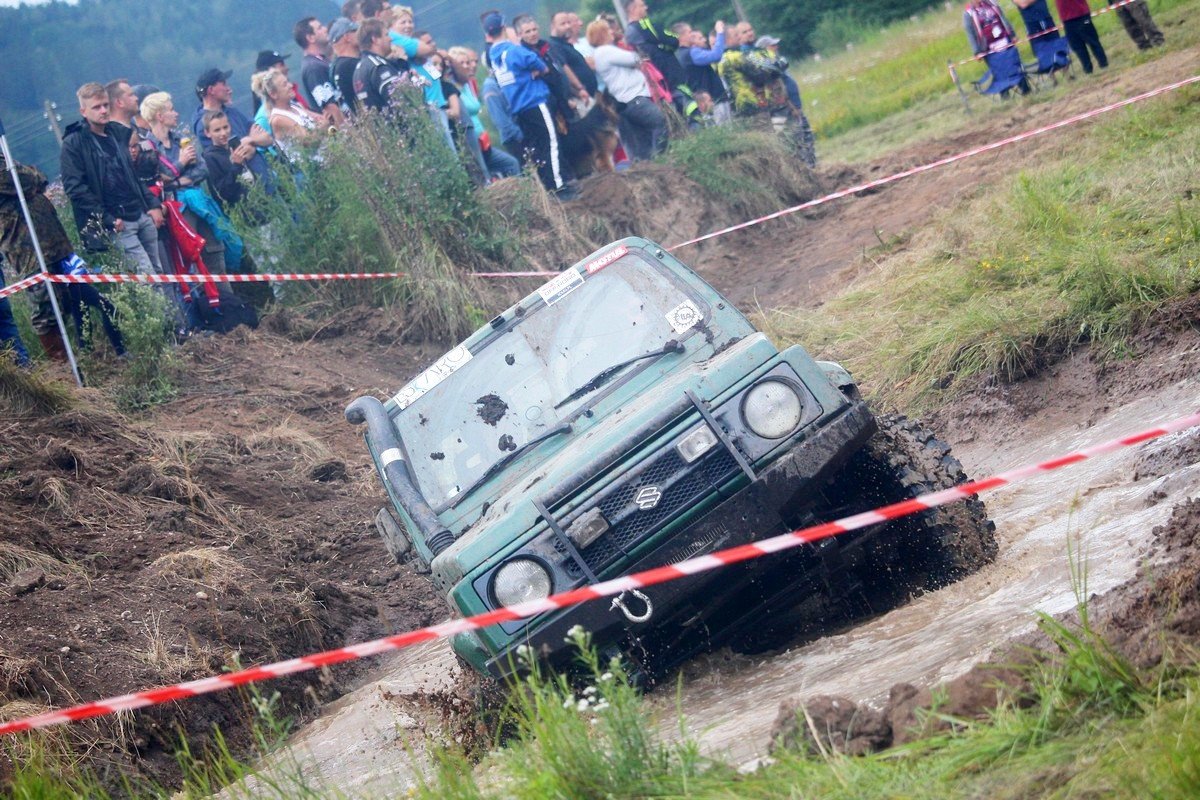 efektowne-zakonczenie-mud-party-82343