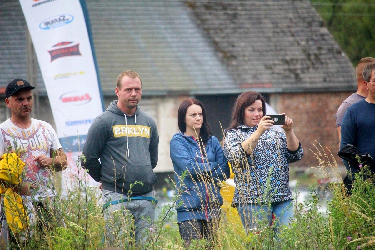 efektowne-zakonczenie-mud-party-82343