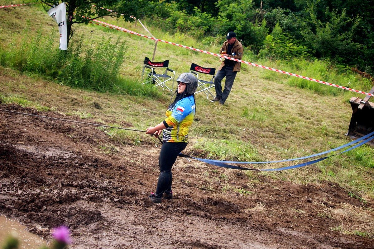 efektowne-zakonczenie-mud-party-82343