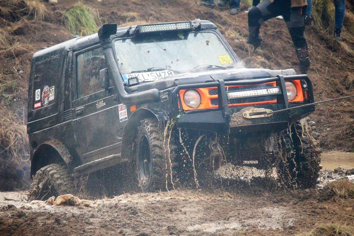 efektowne-zakonczenie-mud-party-82343