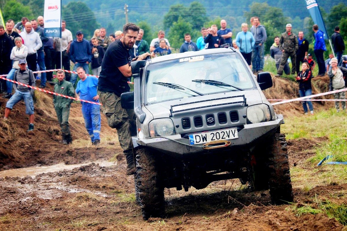 efektowne-zakonczenie-mud-party-82343