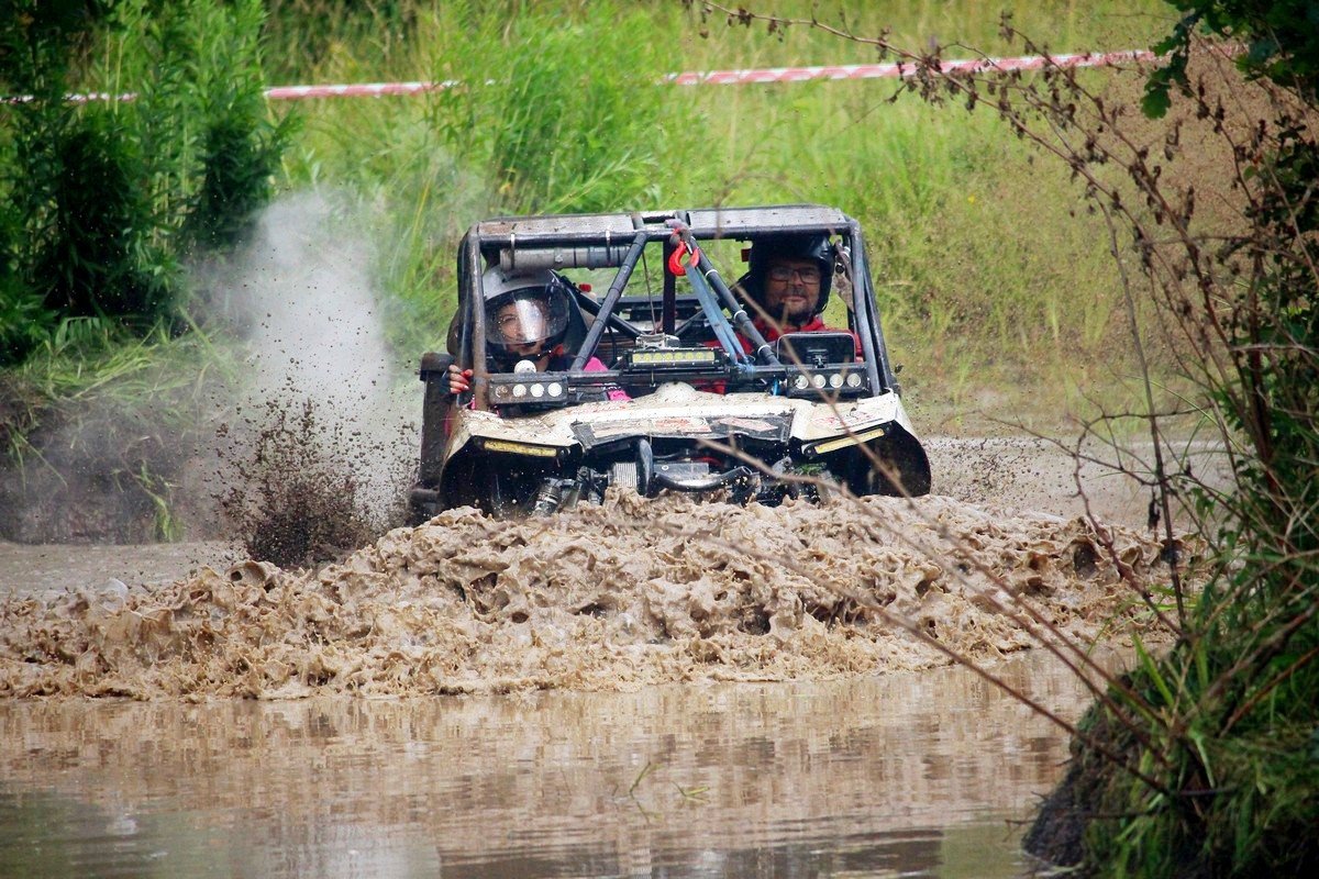 efektowne-zakonczenie-mud-party-82343