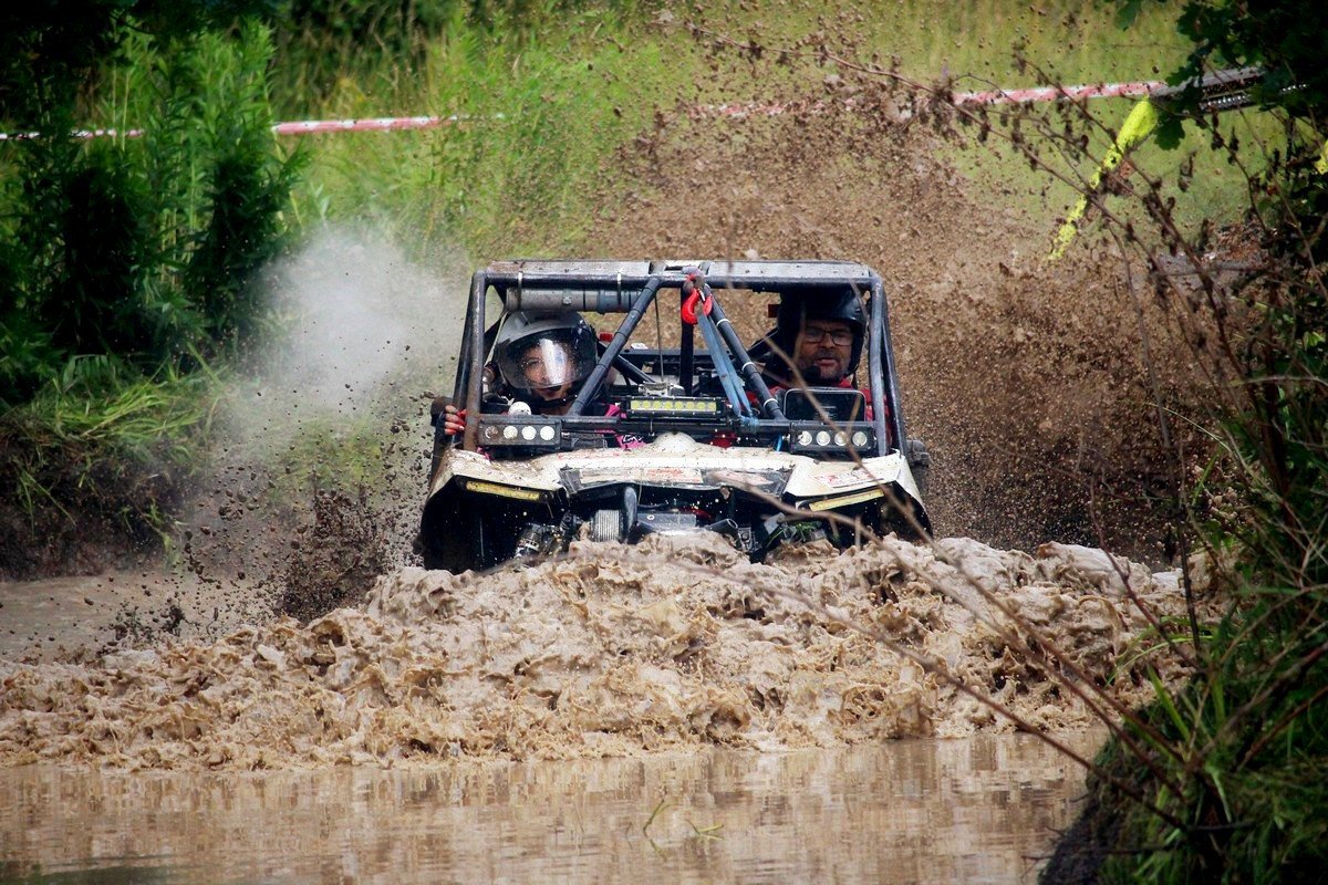 efektowne-zakonczenie-mud-party-82343